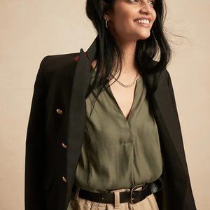 NWOT Business Casual Banana Republic Women's Tall Green Blouse (Size S)